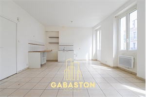 appartement à la vente -   13006  MARSEILLE 6E ARRONDISSEMENT, surface 66,27 m2 vente appartement - APR687390